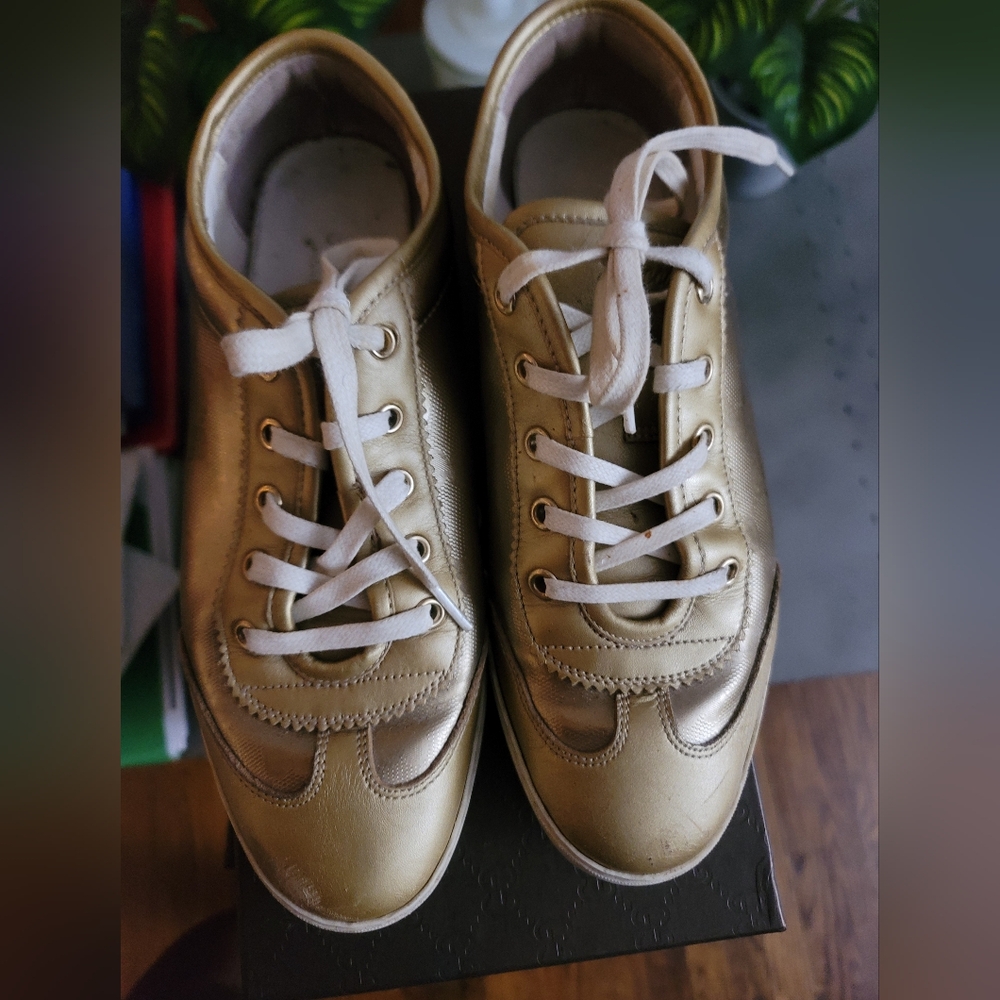 100% Authenic Gucci Gold Women's Casual Lace-Up Sneakers - Picture 2 of 6